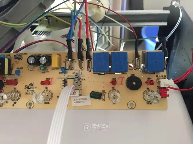 拆修才用不到一个月的志高吧台饮水机