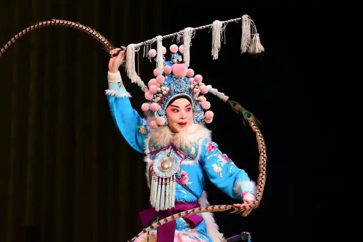 北京京剧院青年武旦演员王萌饰杨八姐.