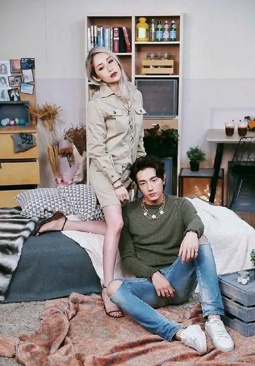 萧亚轩男友被送医住院,只是因为压力太大?