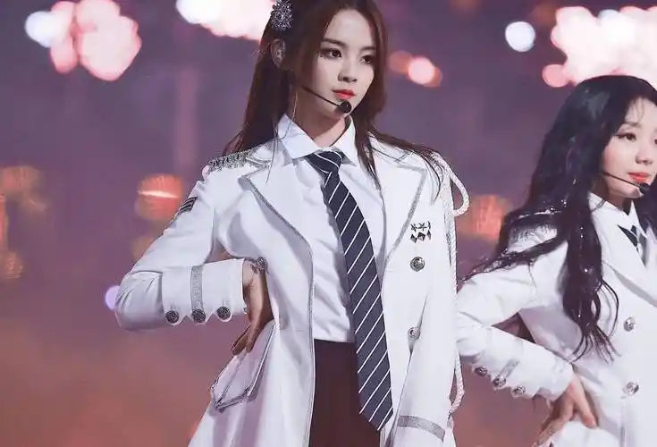 王源与贾乃亮翻脸,直到杨超越这张照片曝出才得知原因_关系_因为_团队