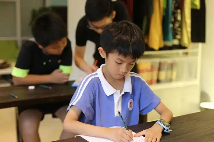 硬笔书法体验课学员留影