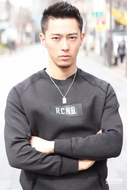 男生短发怎么剪好看男生超短的发型图片