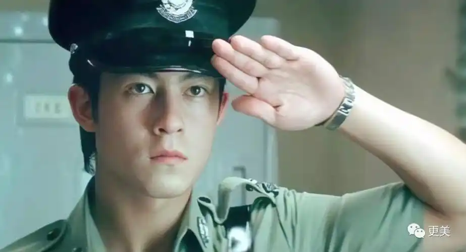 陈的演技也是赞不绝口:" 如果说余文乐是在全盘模仿梁朝伟的演技的话