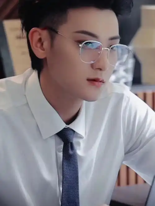 才不要和老板谈恋爱黄子韬