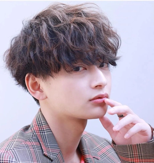 快要开学了,精选帅气男发23款,大学生快看看!_发型