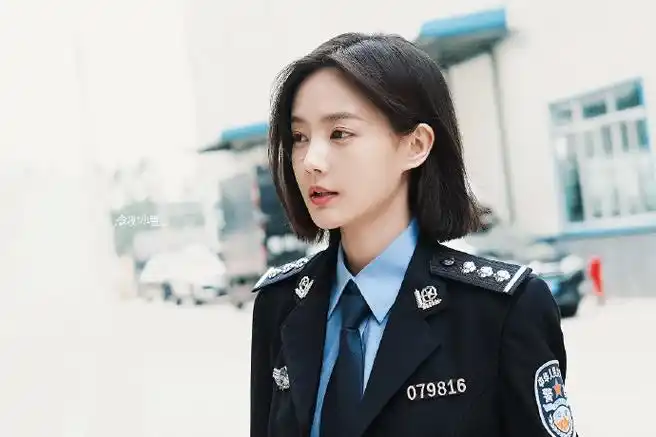 李一桐短发含金量