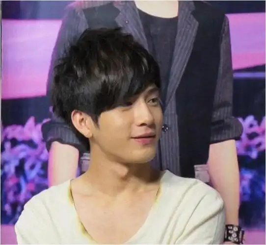 出生28天被父母抛弃,刚出道又被区别对待,井柏然是如何逆袭的?