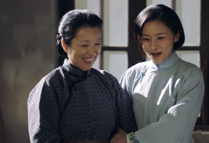 电视剧中流击水邓颖超扮演者刘梦珂剧照图片