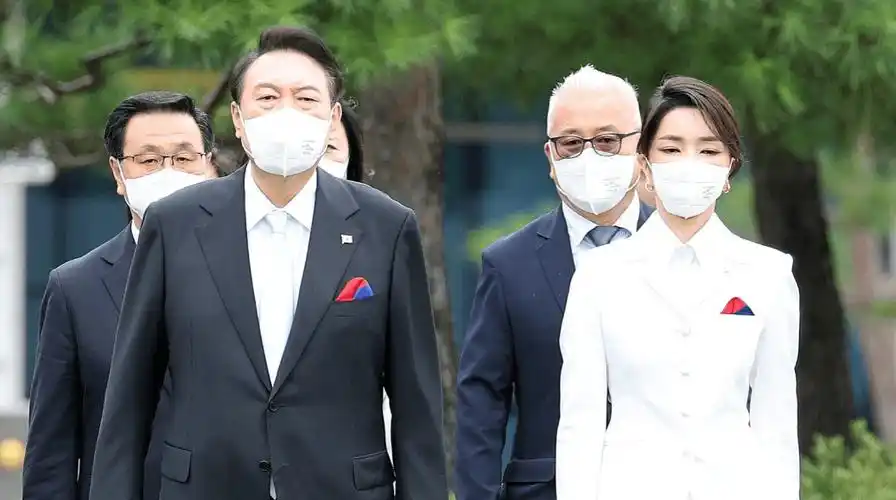 乌克兰第一夫人美到韩国啦!