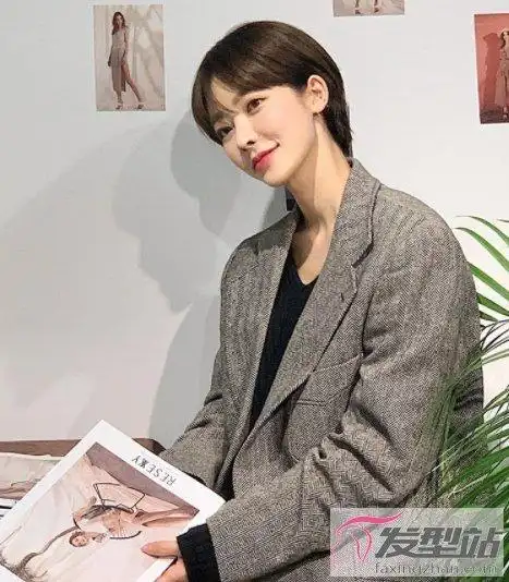 女生简约短发发型怎么剪 不染不烫美得刚刚好