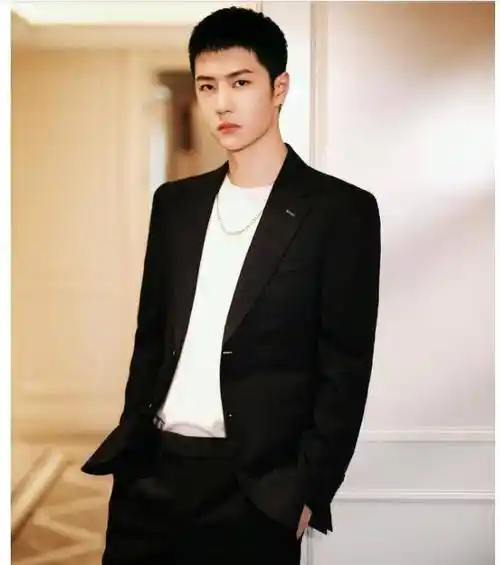 板寸西服套装绅士男友力,王一博征服大片正式上演_品牌_造型_整体