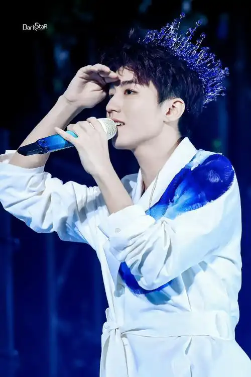 马嘉祺王俊凯撞造型