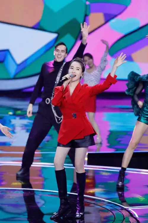 乘风破浪的姐姐2三公左小青尽力不辜负自己便是最好的乘风破浪