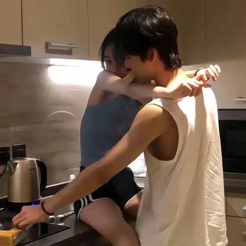 亲亲贴贴363436373039真人情侣头像