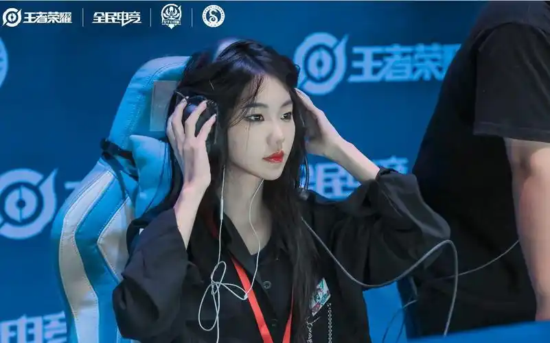 王者荣耀女子公开赛北京站决赛 甜甜珂闪耀全场!