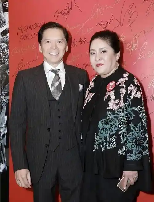 向太陈岚发年轻时照片,颜值惊艳不输关之琳,向佐却被无情嘲讽_刘德华