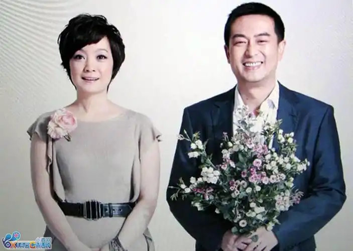 这个男人红在那里?