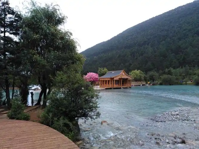 2o2o年8月27日一9月1日中国云南六日游实拍美景纪念相册(第五本).