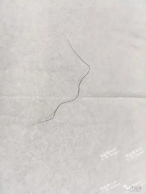 嘉兴有人喝奶茶喝出一根……毛!(高清图)看完想吐!