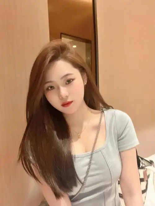 秋冬季必然的显白发色亚麻暖棕色