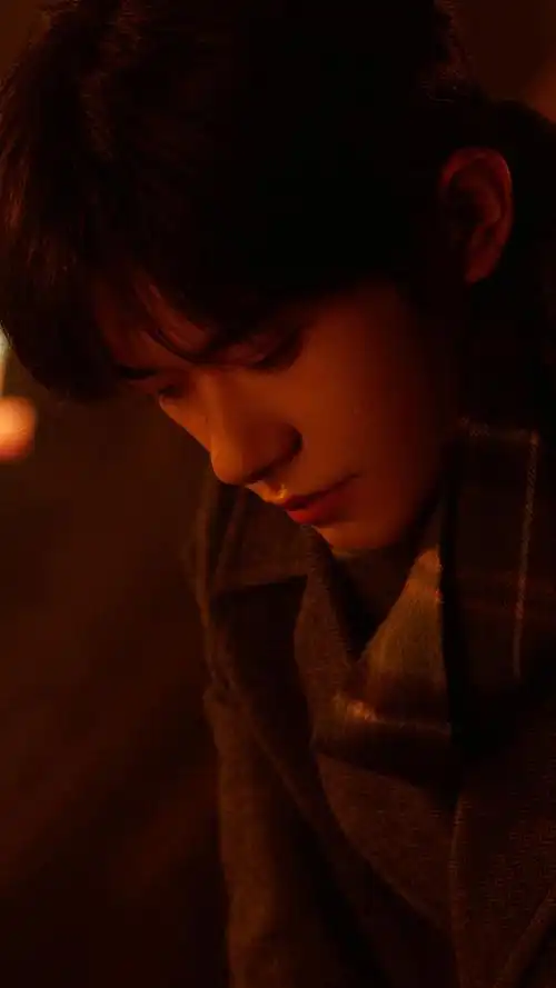 易烊千玺探寻九号记忆奇旅##易烊千玺九号品牌全球代言人