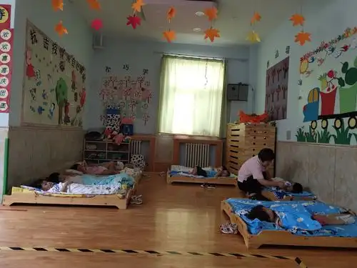 【光谱童乐幼儿园】8月11日托班快乐的一天!