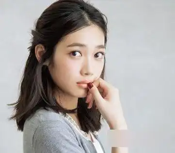 教你11款中分发型扎法!