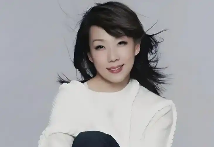 林忆莲退圈3年官宣复出,李宗盛为何曾为她抛弃妻女?_音乐界_感情_婚姻