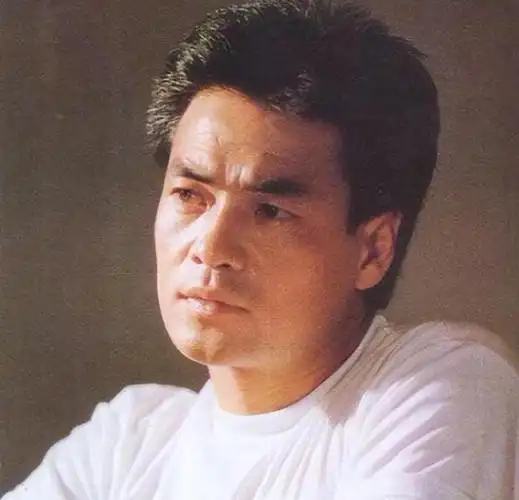 今天专门为内地走红于九十年代的男星开一篇文,先说几句题外话.