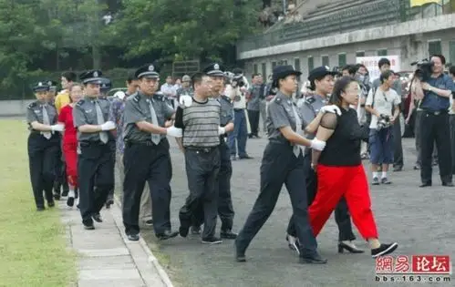 【转载】实拍女死囚临刑前