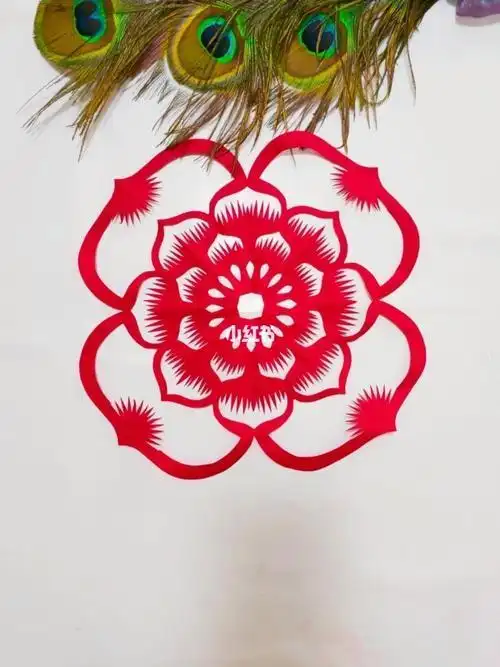 4角边框剪纸教程图解