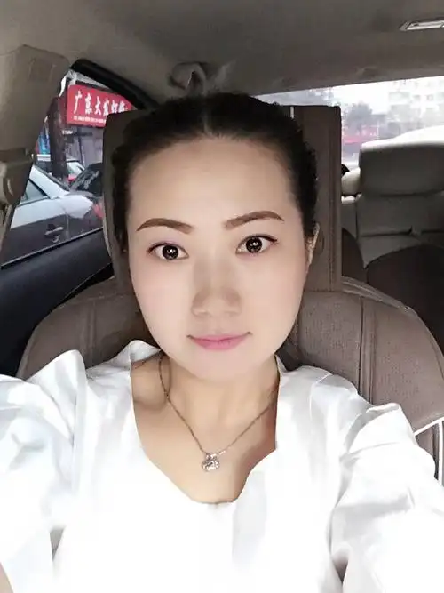 33岁离异女征婚照片(id:2261717)_江苏南京征婚交友_我主良缘网