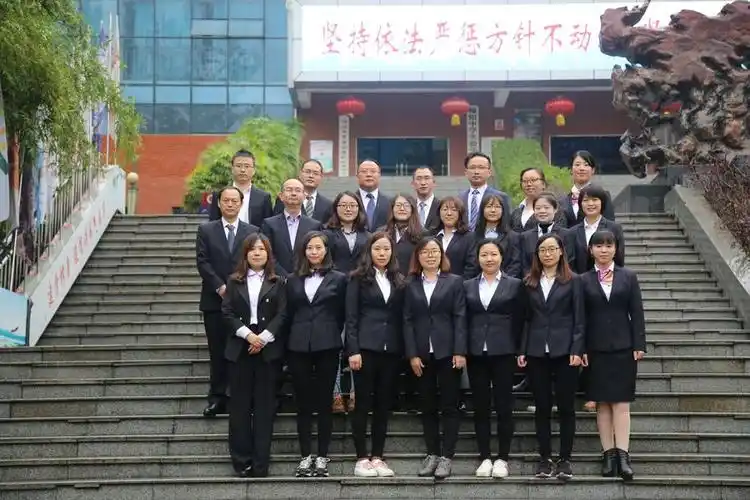 高二语文组全体教师合影