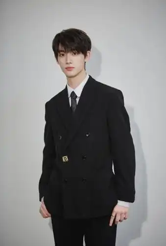 丁程鑫图片 丁程鑫写真 丁程鑫个人资料