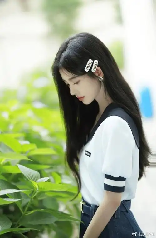 29岁的鞠婧祎,性感妖艳,惊艳全场!