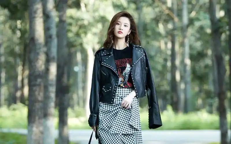 张慧雯百变性感高清桌面壁纸-大陆明星-手机壁纸下载-美桌网