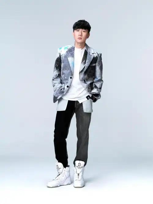 2020岁末「亚洲唱作天王」林俊杰推出特别企划《感爵这一刻 just