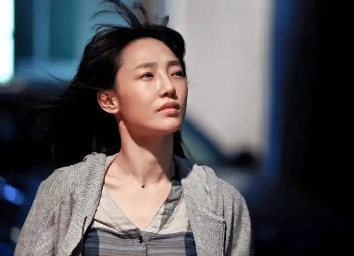 "一指禅"白百何:从票房女王到全网黑,如今是否能够逆风翻盘?