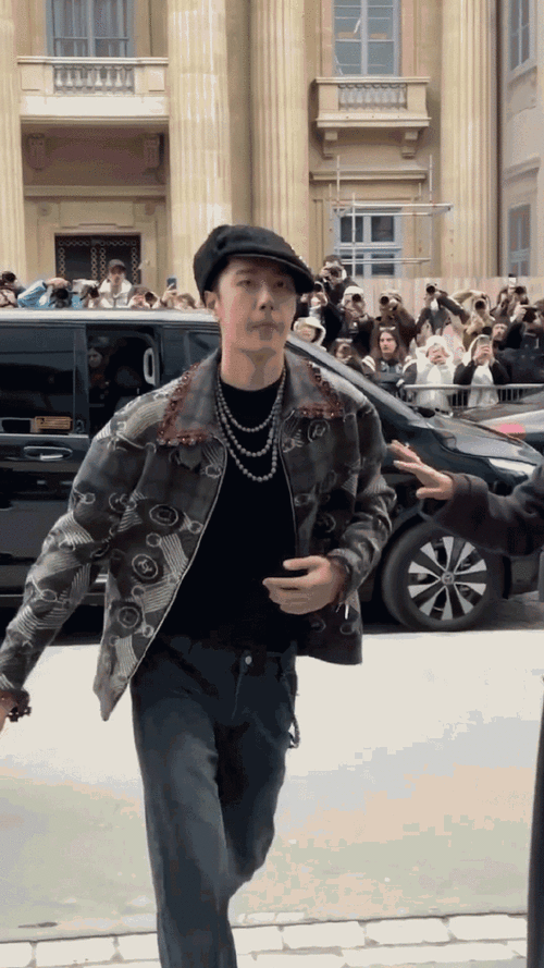 王一博看秀松弛感