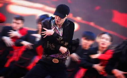 张艺兴这就是街舞第三季舞台照图片