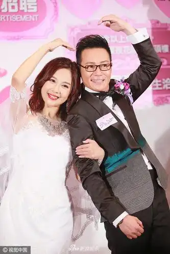 46岁陈松伶发福脸圆显富态 穿婚纱获公主抱