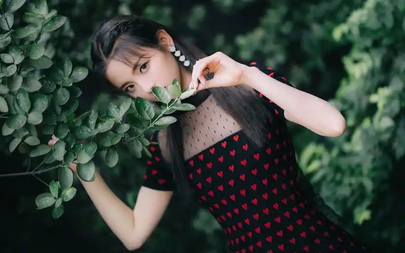 杨超越复古性感高清桌面壁纸