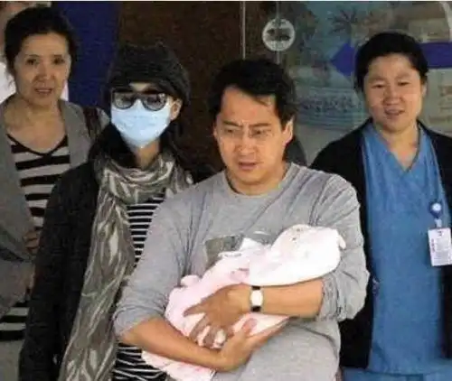 陈好老公刘海峰个人资料背景_陈好的老公是谁,比陈好大几岁?