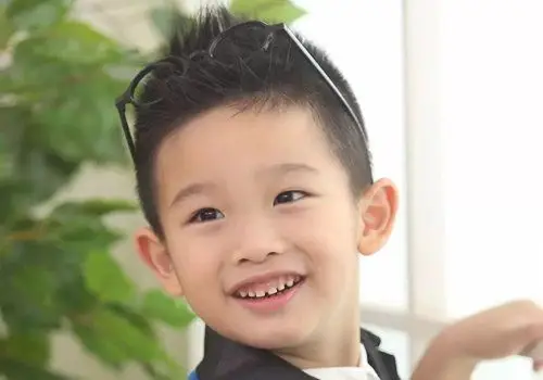 学不会基础儿童平头理发教程怎么把帅气的小男孩短发发型发扬光大