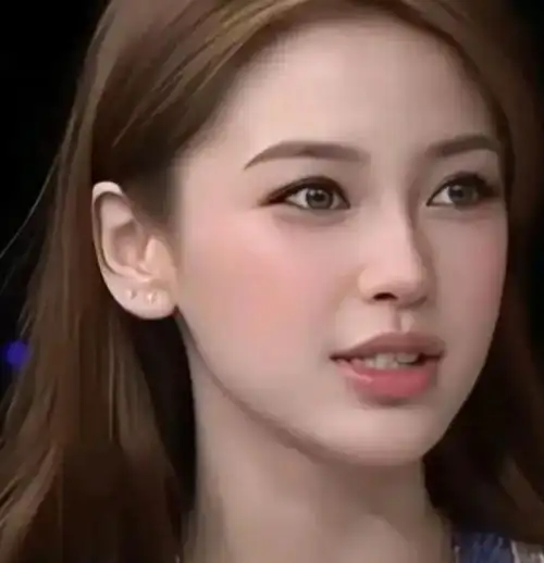 杨颖颜值变迁:从"混血天使"到"汉化美人",颜值巅峰还在线吗