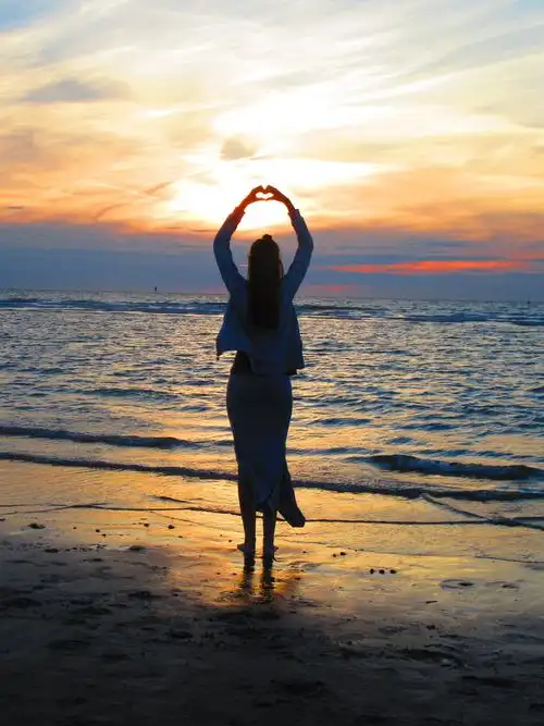 beach,dawn,dusk,girl,ocean,sand,sea