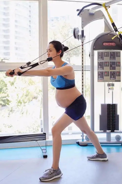 倪妮,张梓琳42寸大长腿竟然完败!