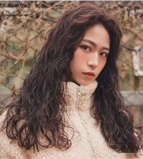 2021年绝美中长发烫全头