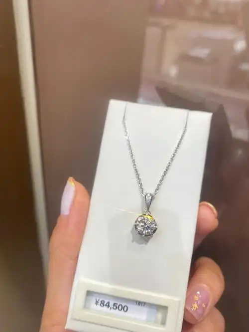 周大福克拉钻石项链