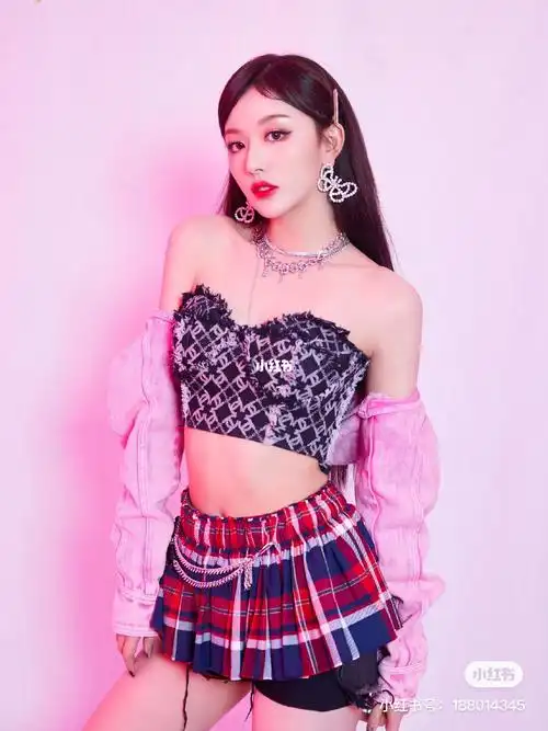 孔雪儿舞台造型